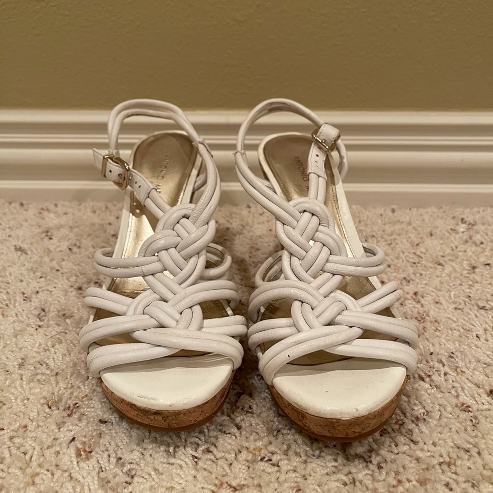 Antonio Melani Size 8 Wedges